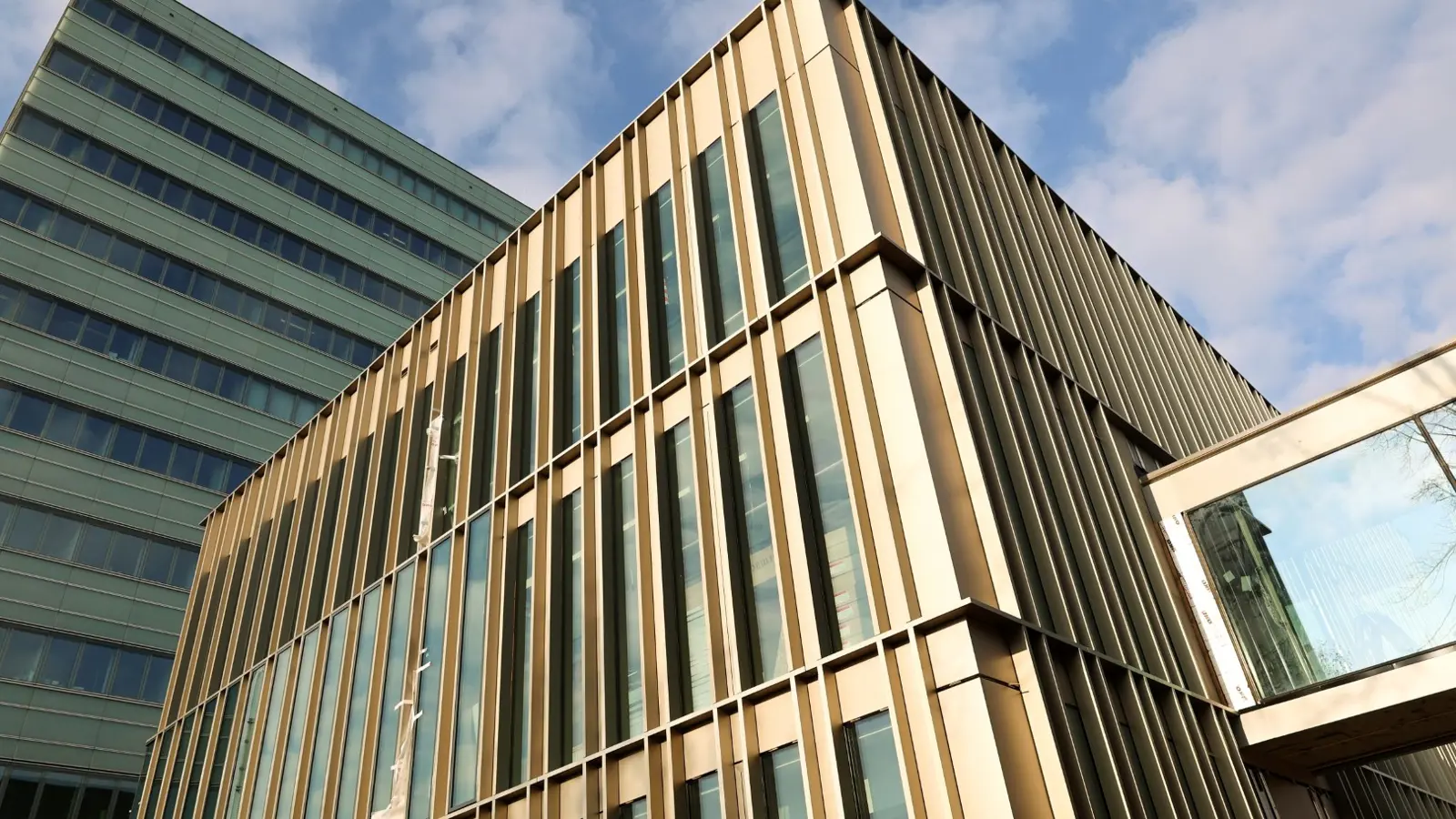 gebouw-7200 1