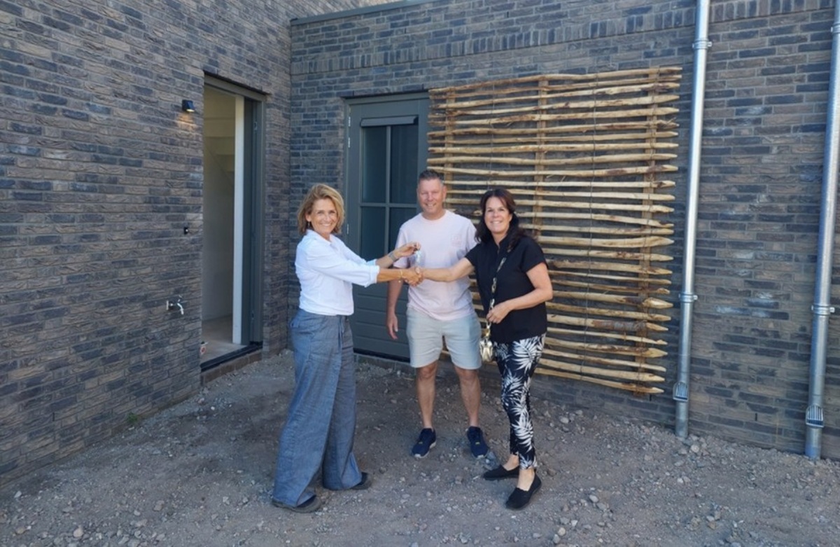 Oplevering hofwoningen klein.jpg