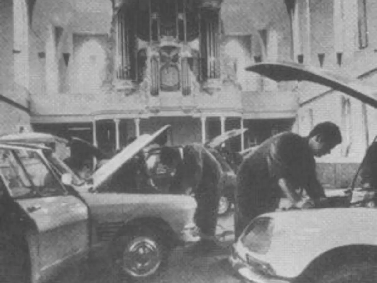 oosterkerk-1972-garage-carel-wolf.jpg